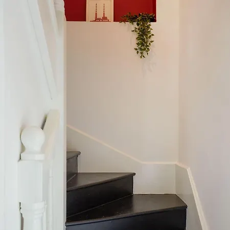 Inner Centre Modern Duplex In Apartment *
