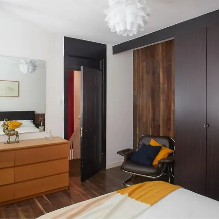 Inner Centre Modern Duplex In